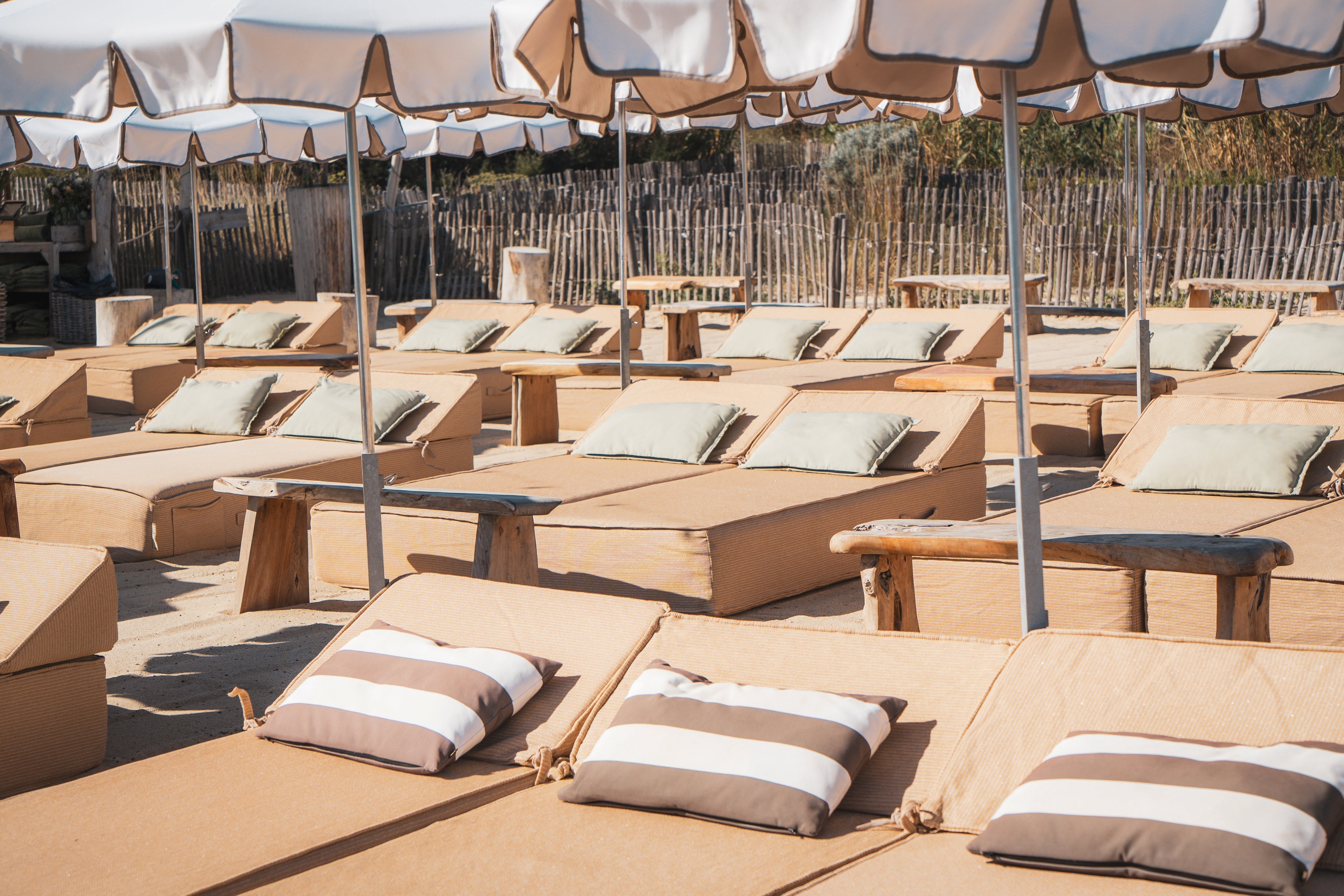 Bain de soleil extérieur pour hôtel et plage privée