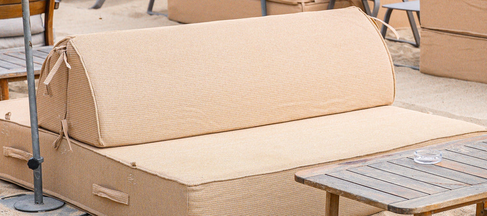 Un bain de soleil qui se module en assise lounge