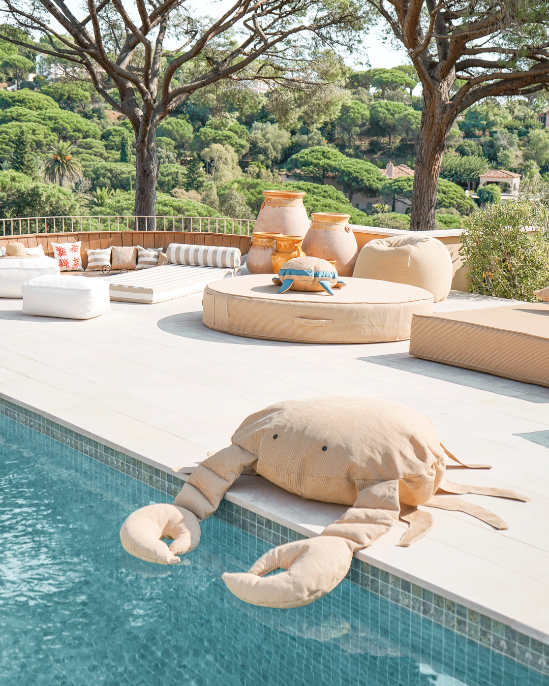 Tissus extérieurs haut de gamme : caractéristiques et avantages anti-UV