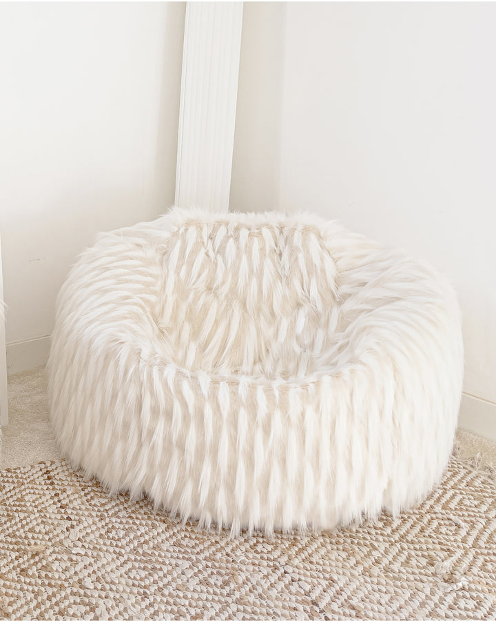 Puf xl de pelo sintético blanco