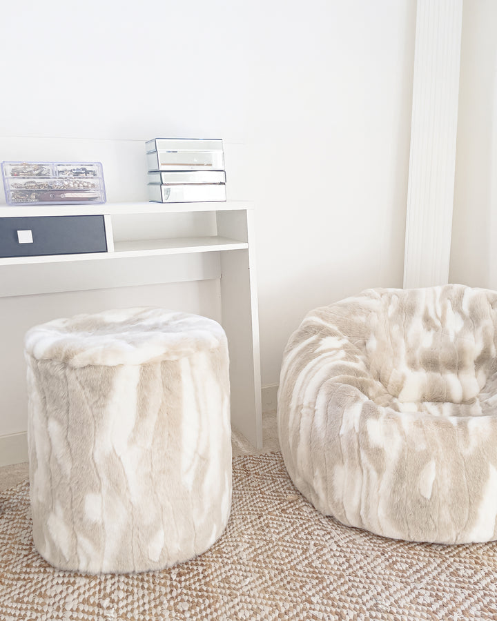 Hocker aus kunstfell – beige