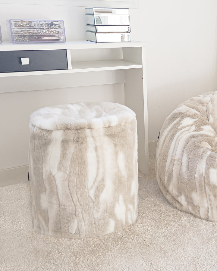 Hocker aus kunstfell – beige