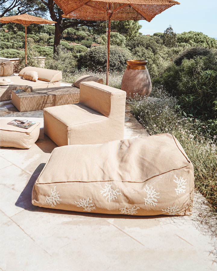 Bain de soleil flottant - Beige raphia avec corail blanc - MXHOME