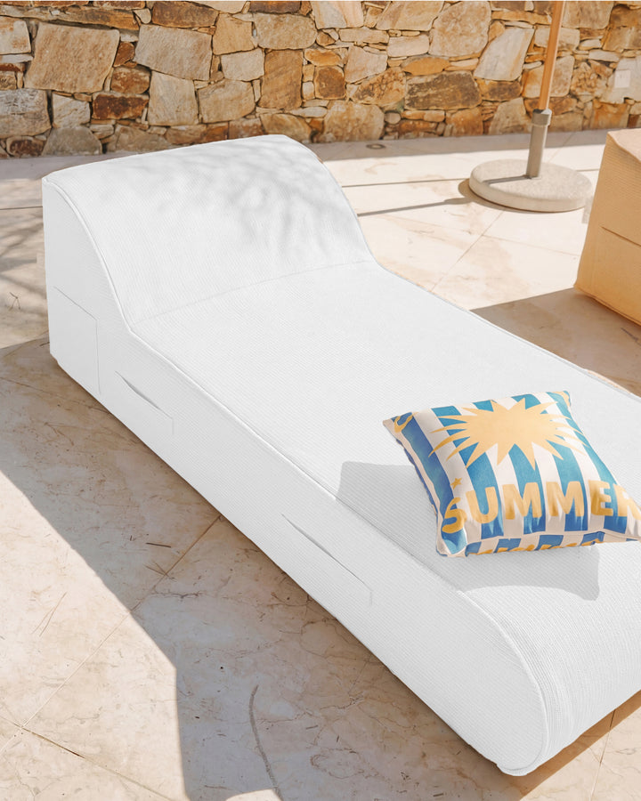 Lit bain de soleil 1 place avec têtière intégrée - Beige ou blanc raphia