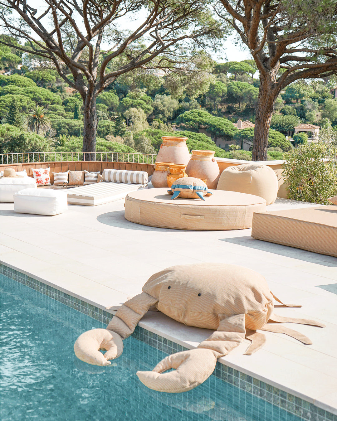 Pouf XL flottant crabe - Effet raphia ou rouge - MXHOME