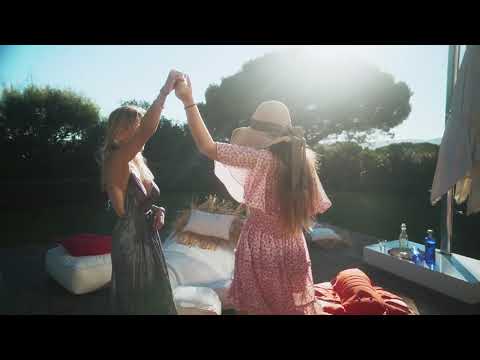 Floating XL Pouf Mouth - Red